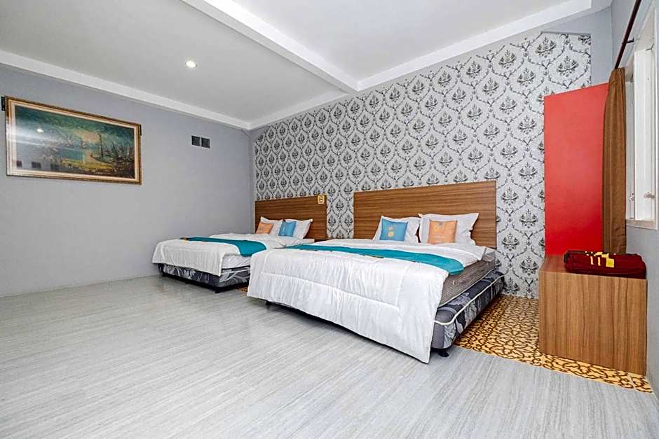 Sans WM Hotel Blitar