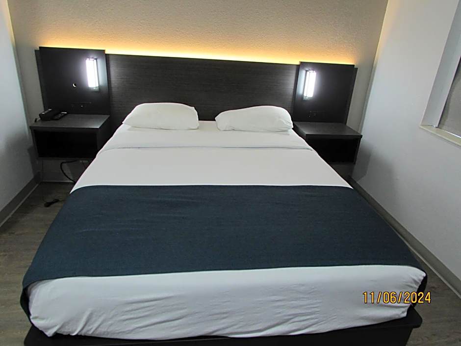 Motel 6-West Des Moines, IA