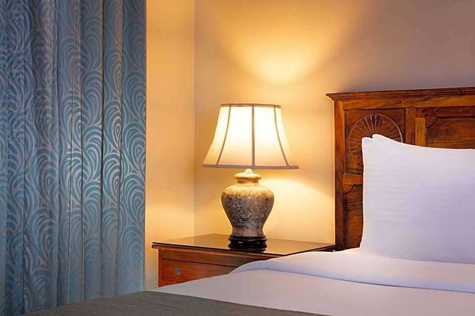 Al Hamra Village Hotel