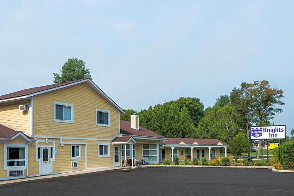 Knights Inn - Bracebridge, ON