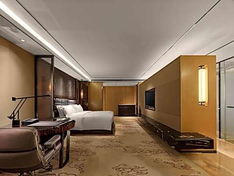 Executive King Room with Executive Lounge Access