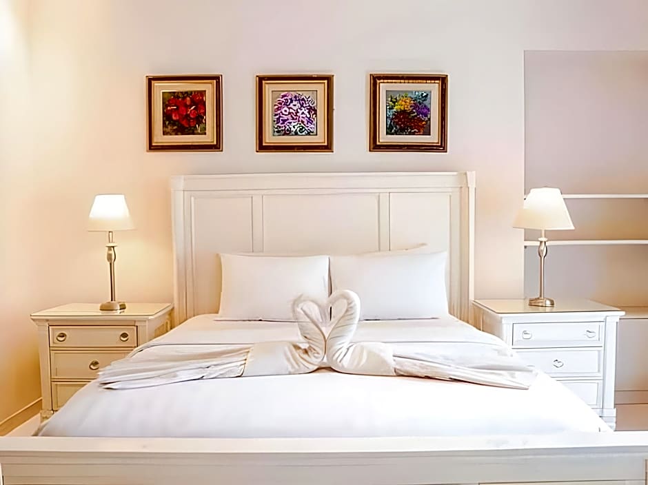 Front One Boutique Baluran Malang