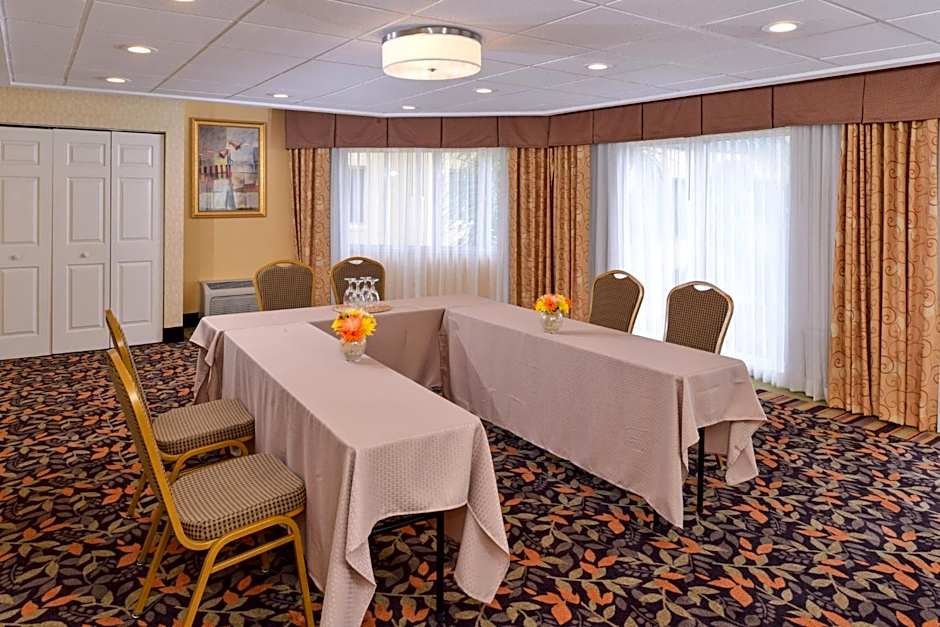 Holiday Inn Express Hotel Clearwater East - ICOT Center By IHG
