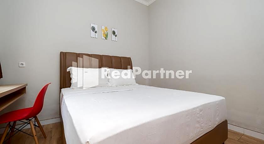 Palm Eight Mitra RedDoorz