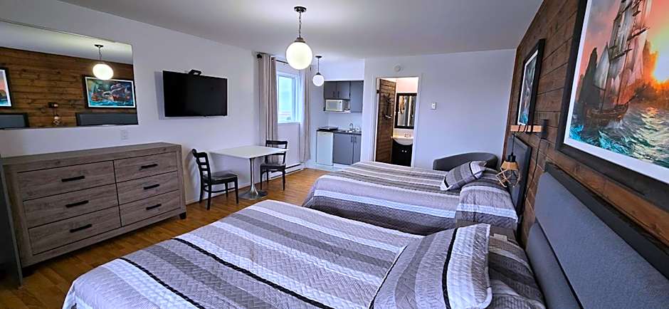 Photo 1 of 4 of Quadruple Room with Private Bathroom