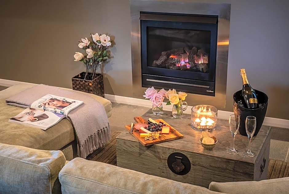 Woodhouse Mountain Lodge