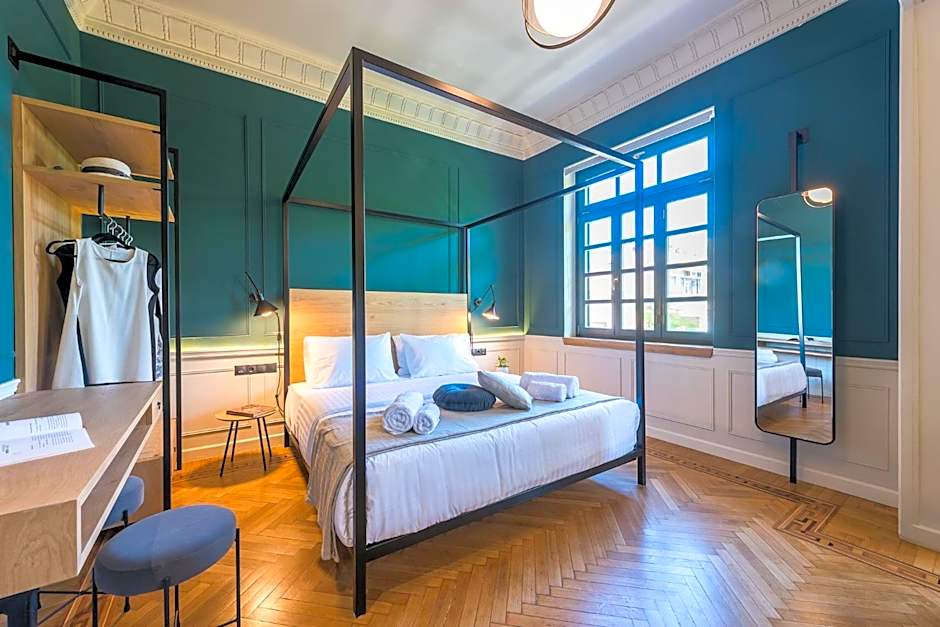 Moon And Stars Athens