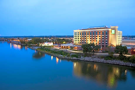 Embassy Suites by Hilton East Peoria Riverfront Hotel & Conference Center