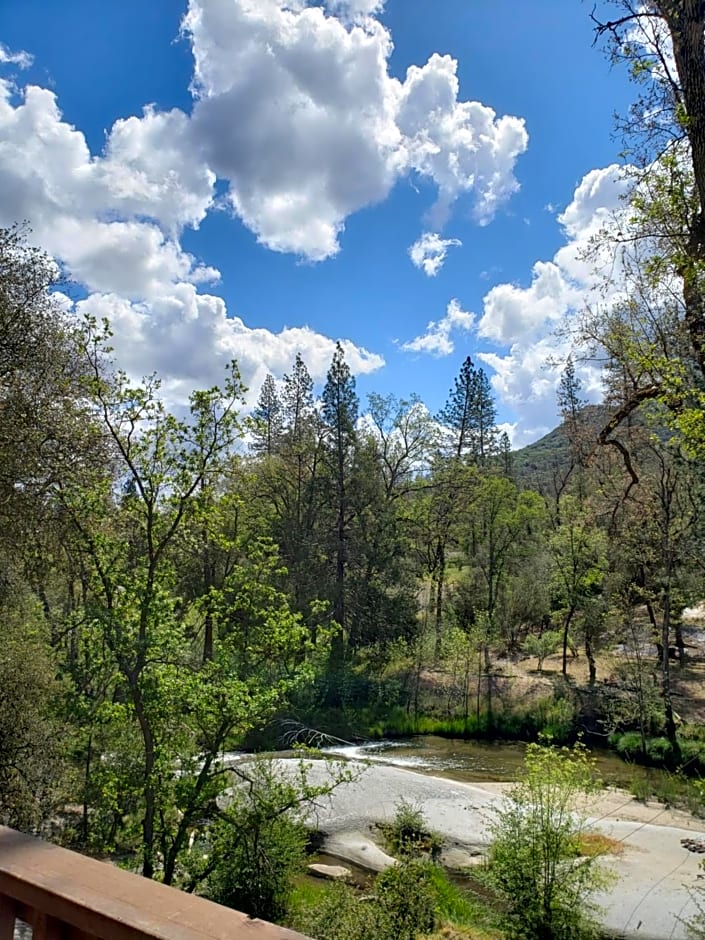 Yosemite Mountain Retreat