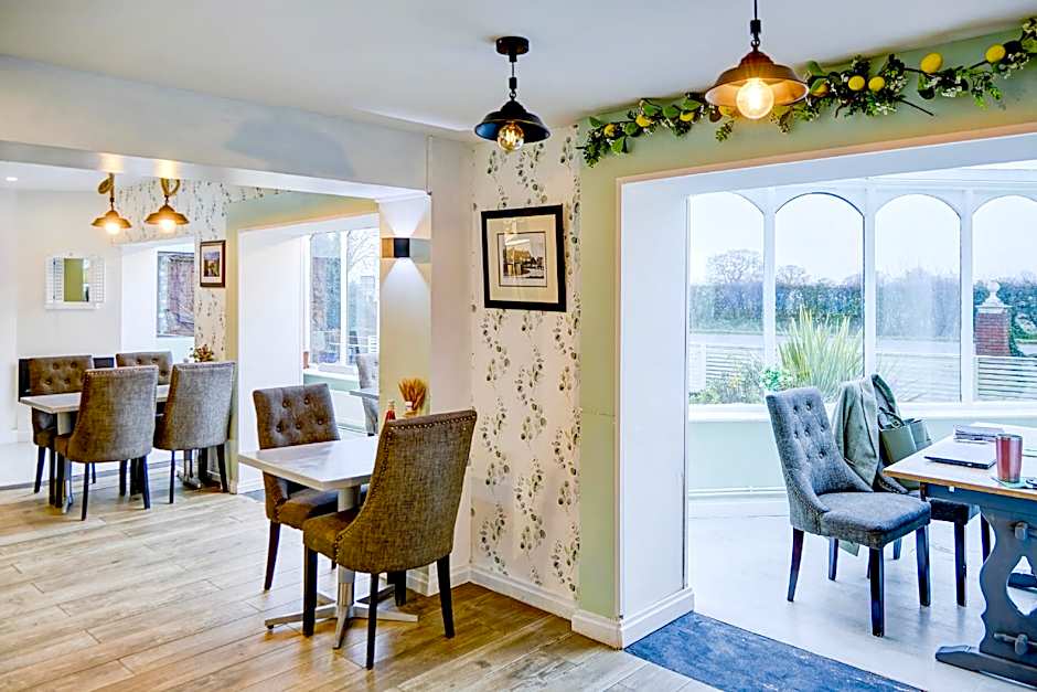 Warwickshire Park Hotel Kenilworth by Belvilla