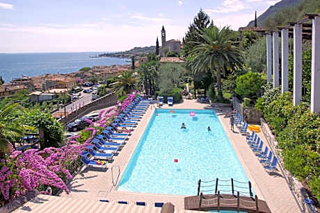 Single Room with Lake View