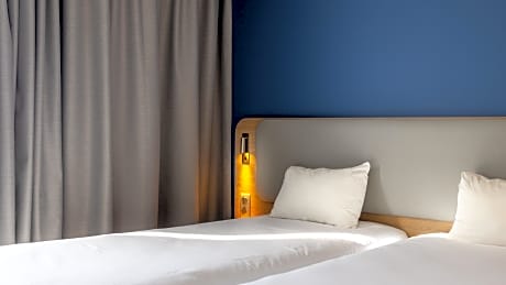 2 Twin Beds Standard