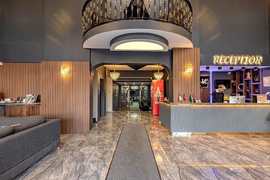 LoyalCity Hotel