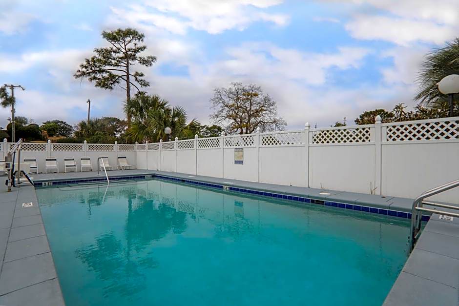 Executive Inn - Panama City Beach