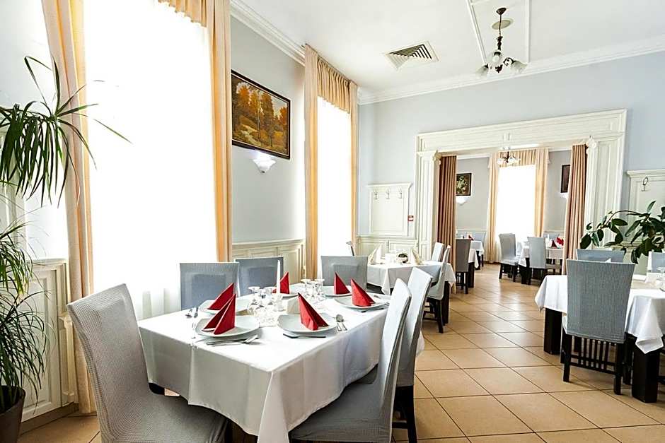 Astoria Hotel & Restaurant