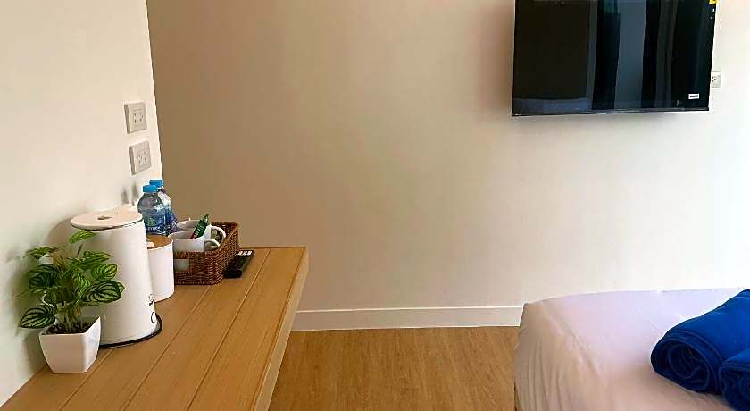 Loma Place Hotel