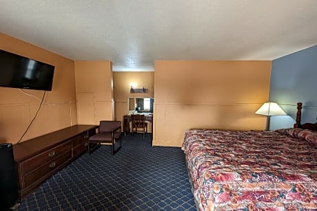 Premium Queen Bed with Kitchenette