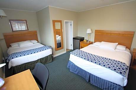 Queen Room with Double Bed