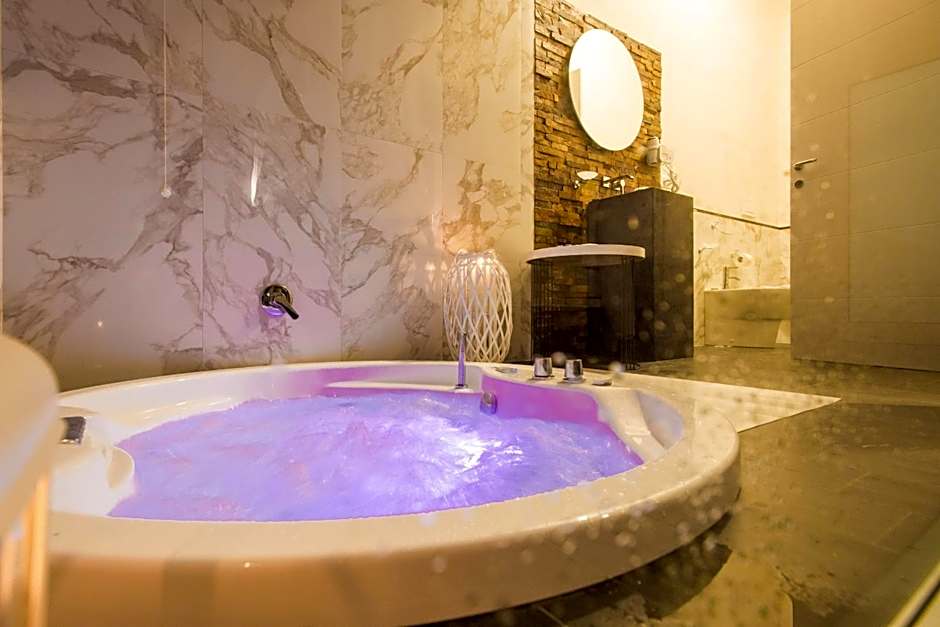 RELAIS MASSERIA CASINA DEI CARI