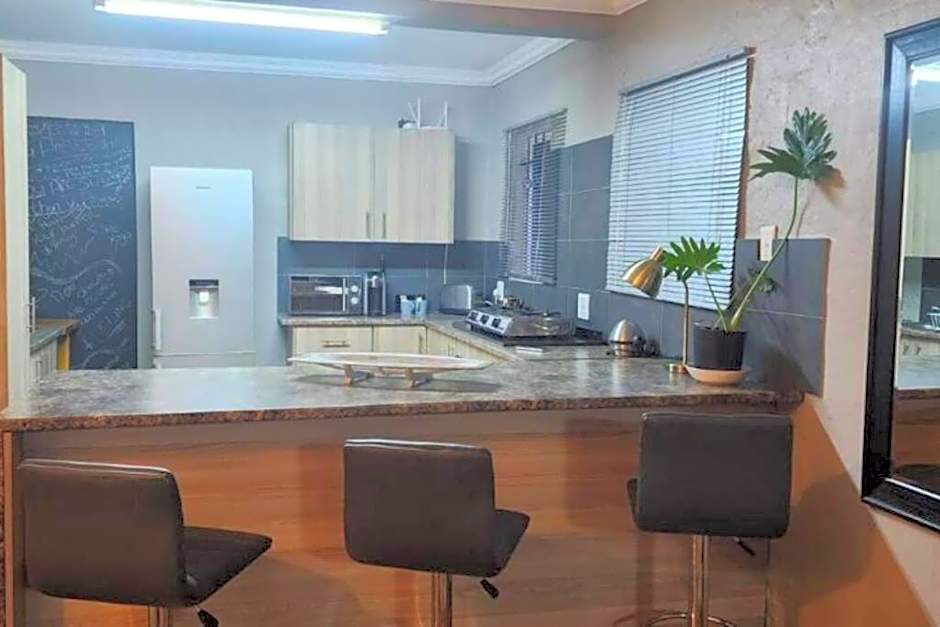 The Minimalist Hide away