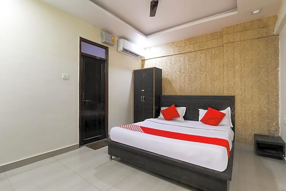 OYO Hotel Samrat