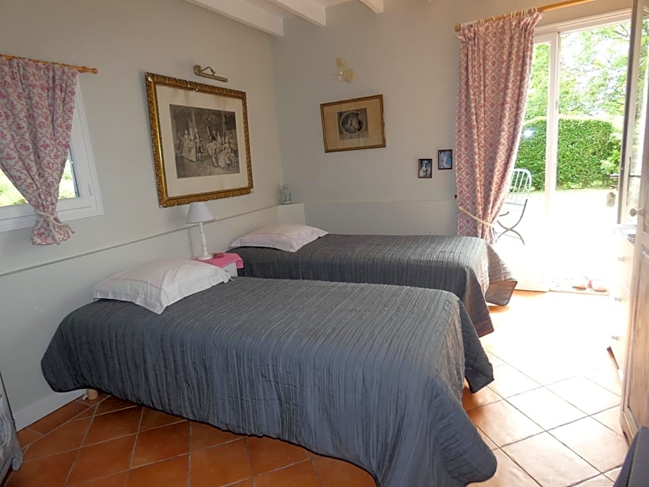 Les Petits Matins Bleus - Chambres d'hôtes "Les Pommiers"