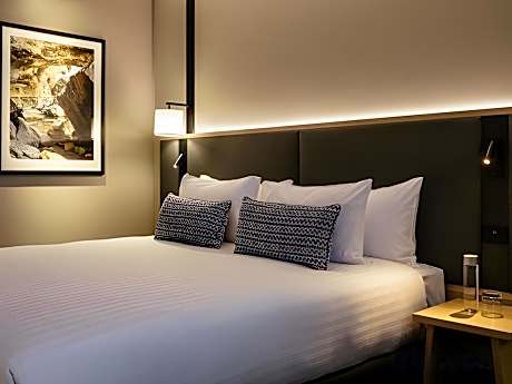 Guest room, 1 King or 2 Twin/Single Bed(s)