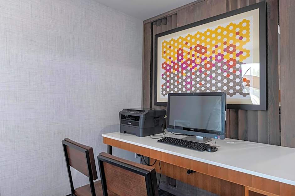 Holiday Inn Express Hotel & Suites Petersburg/Dinwiddie By IHG