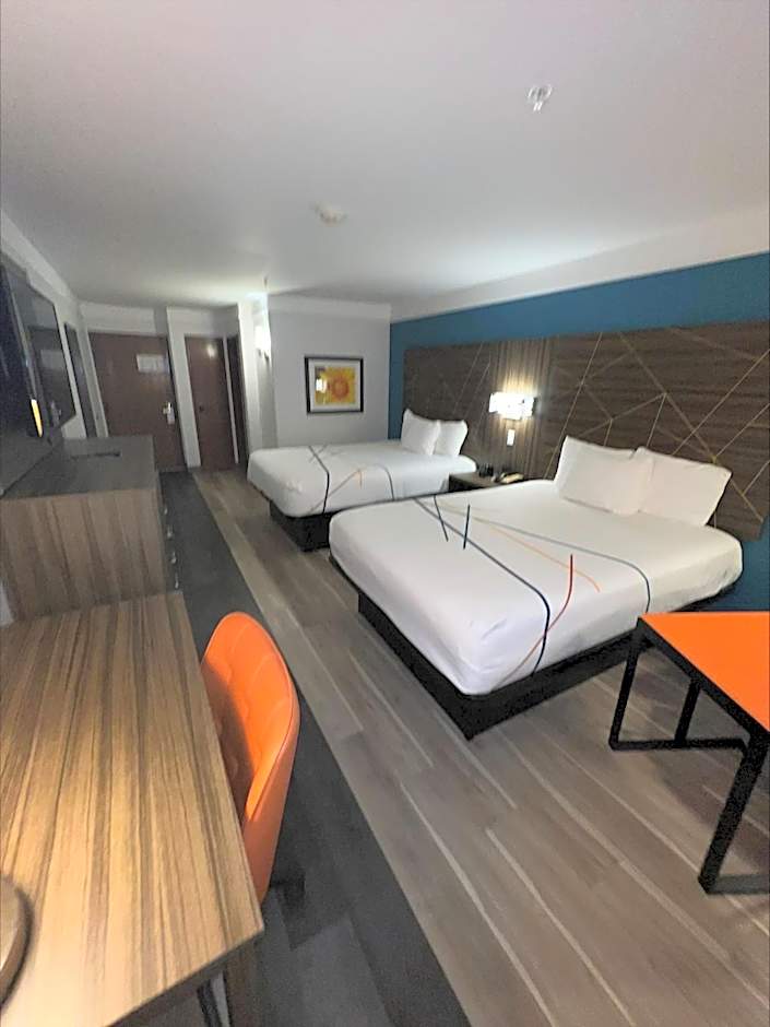 La Quinta Inn & Suites by Wyndham Oklahoma City North - Quail Springs