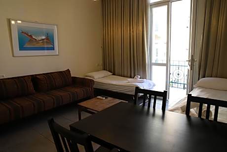 Superior One-Bedroom Apartment