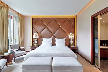 Grand Prestige Champs-Elysées Suite