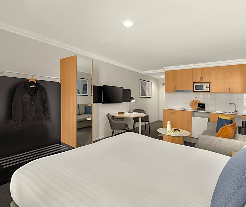 Oaks Perth Hotel
