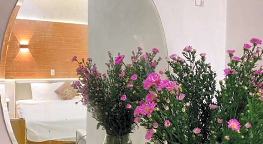 Poetic Hue Hotel & Spa