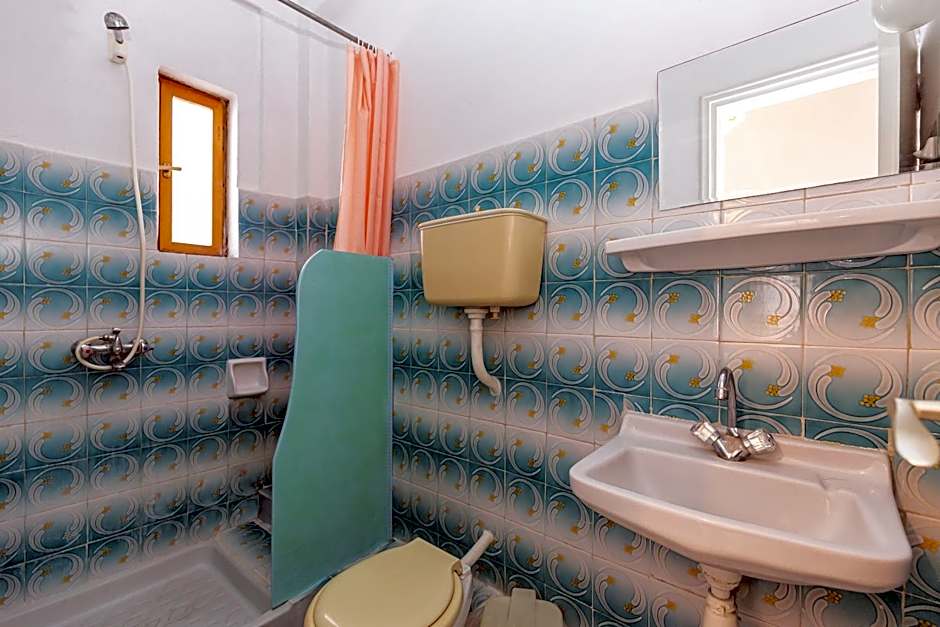 Alexandros Studios by Estia