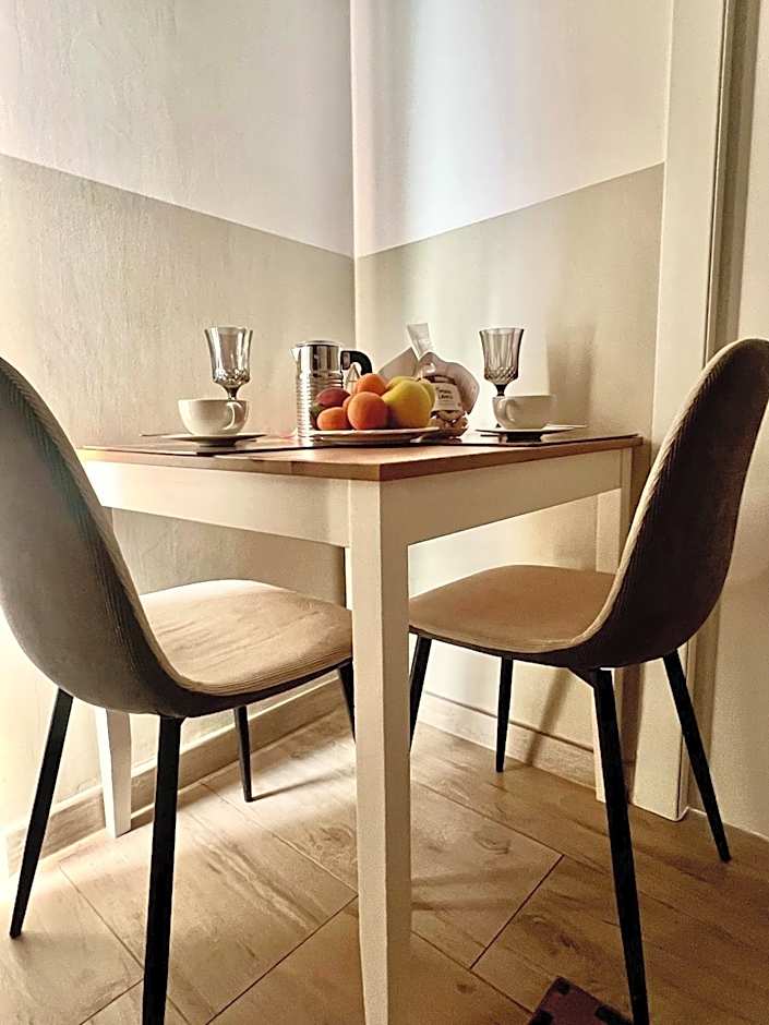 Eccelsoleccese Boutique B&B - steps from the Historic Center