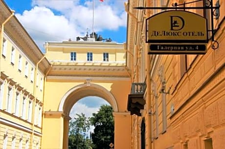 Deluxe Hotel on Galernaya