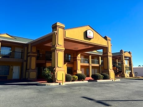 Peach State Inn & Suites