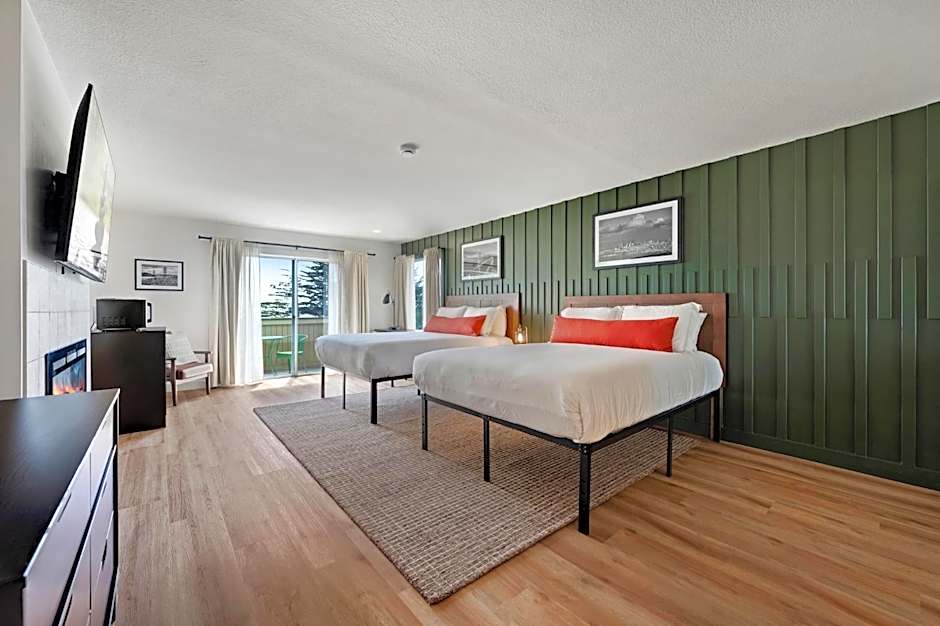 Bodega Coast Inn and Suites