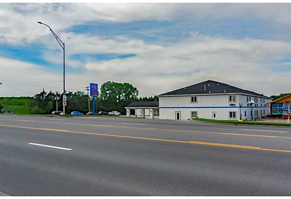 Motel 6-Augusta, KS
