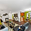 Beverly Hills Gem 1 BR Apt with Parking 218