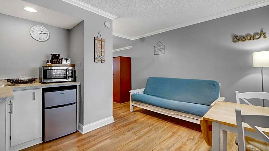 Pelican Pointe Hotel