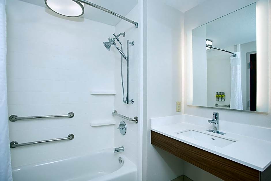 Holiday Inn Express & Suites Lebanon By IHG