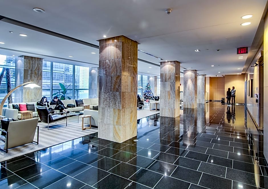 MiCasa Suites - Stylish Condo in Maple Leaf Square