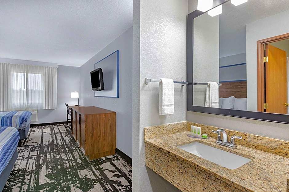 AmericInn by Wyndham Pella