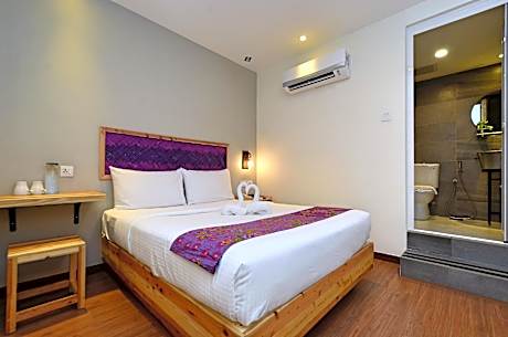 Standard Queen (No Window)