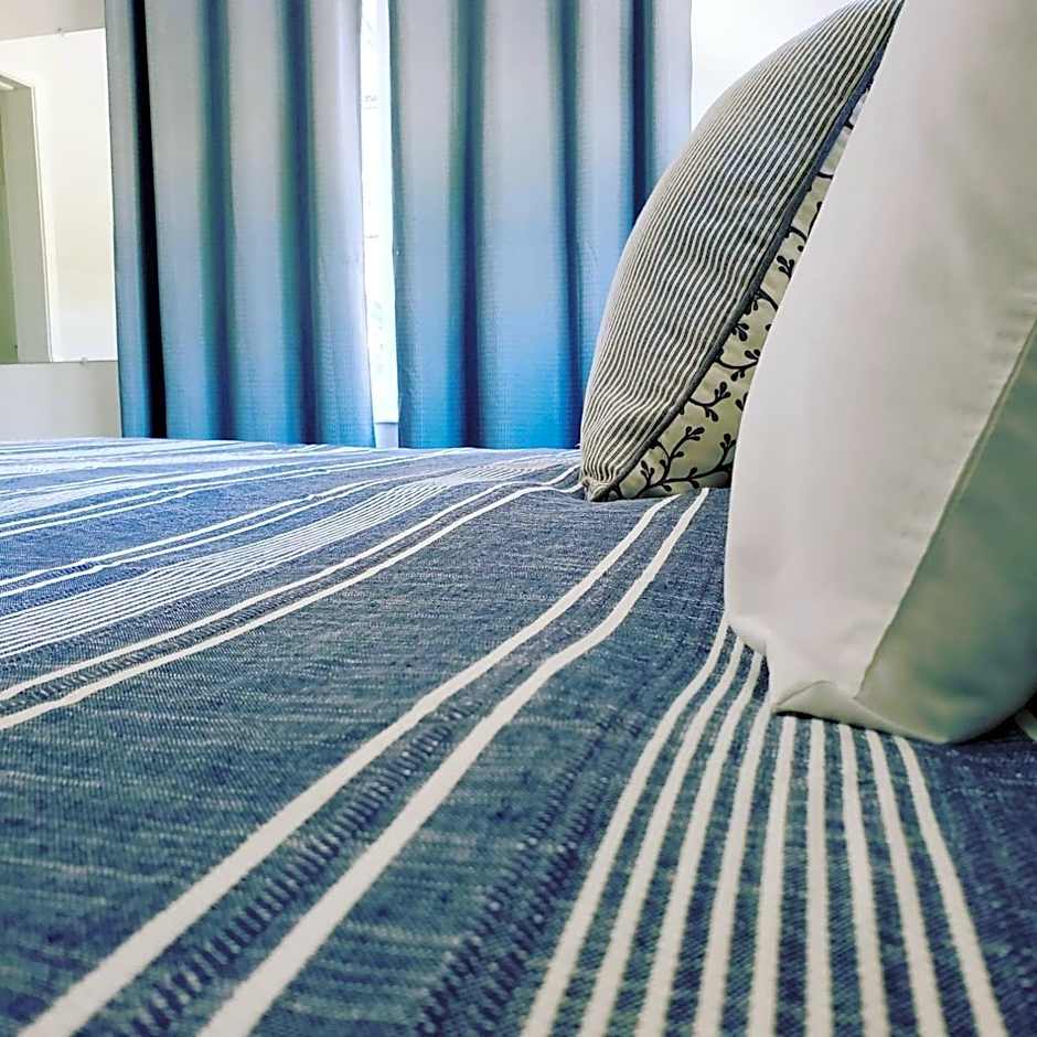 4145 By The Sea Inn & Suites