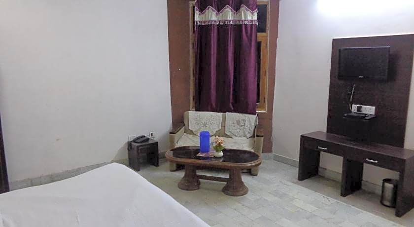 Hotel Maharana Palace