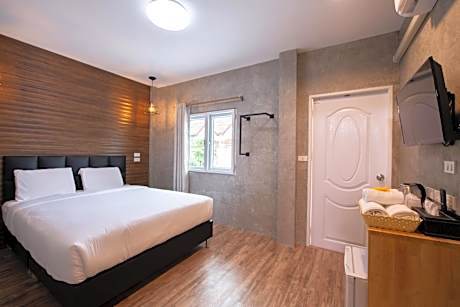 Queen Room with Balcony