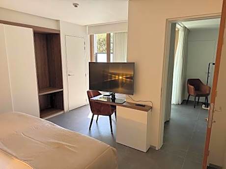 Garden Connected room – SAT room