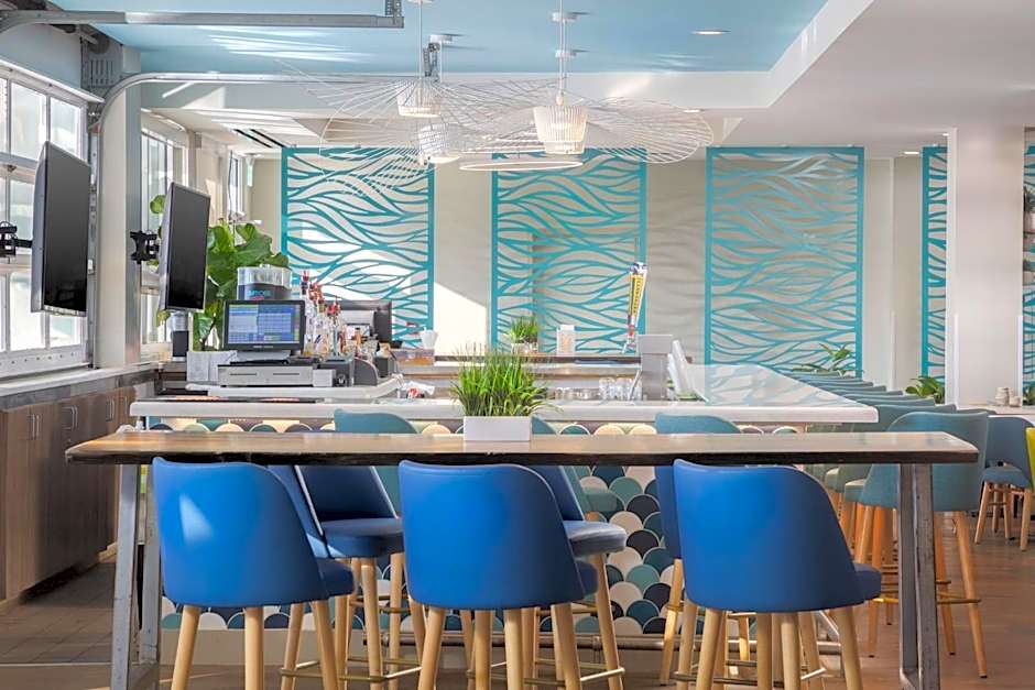 Holiday Inn Resort Oceanfront at Surfside Beach by IHG